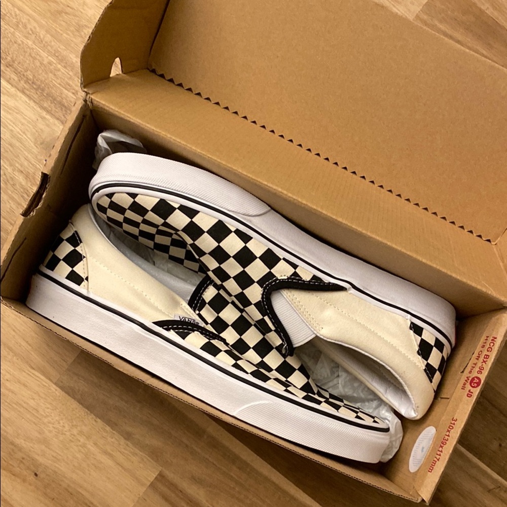 NIB Vans Women's Checkered Slip-On Sneakers - Black and White Checker